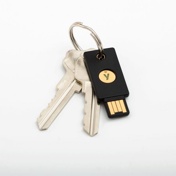 yubico-yubikey-5-nfc-schwarz