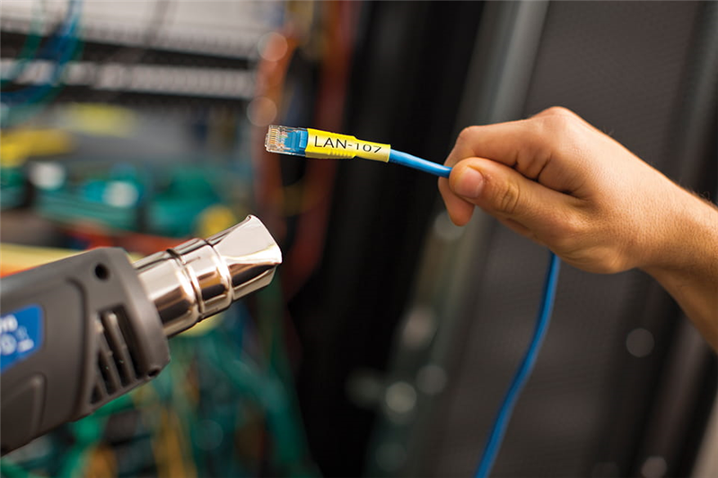 brother-hse-631e-schriftband-schwarz-auf-gelb