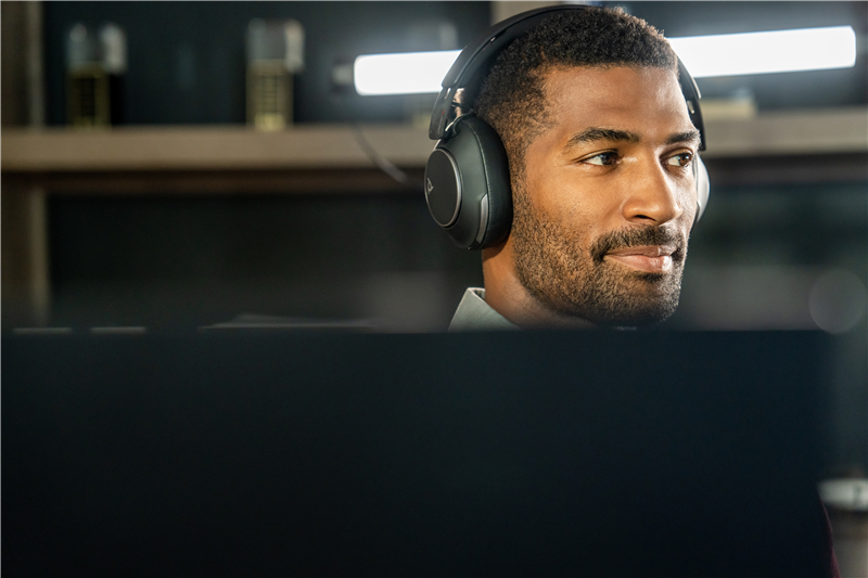 hp-poly-voyager-surround-80-uc-usb-c-headset-usb-c-a-adapter-schwarz